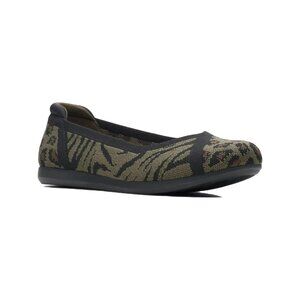 Clarks Cloudsteppers Women's 9.5 W Carly Wish Flats Dark Olive Animal Prints NEW